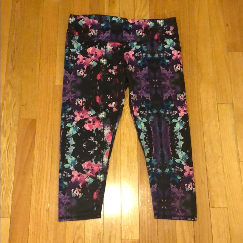 Splatter Paint Knee Length Leggings Large